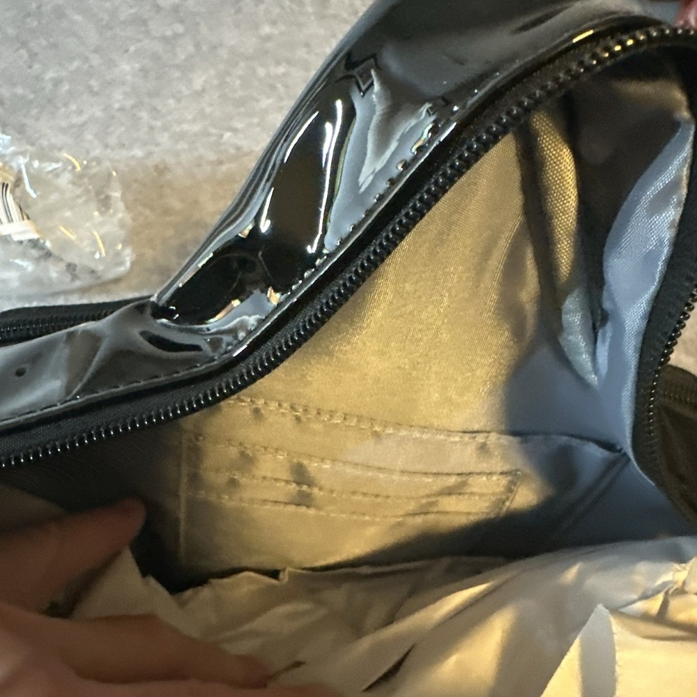 IHKWIP The Shooting Star Crossbody Patent Black NWT - Picture 8 of 9